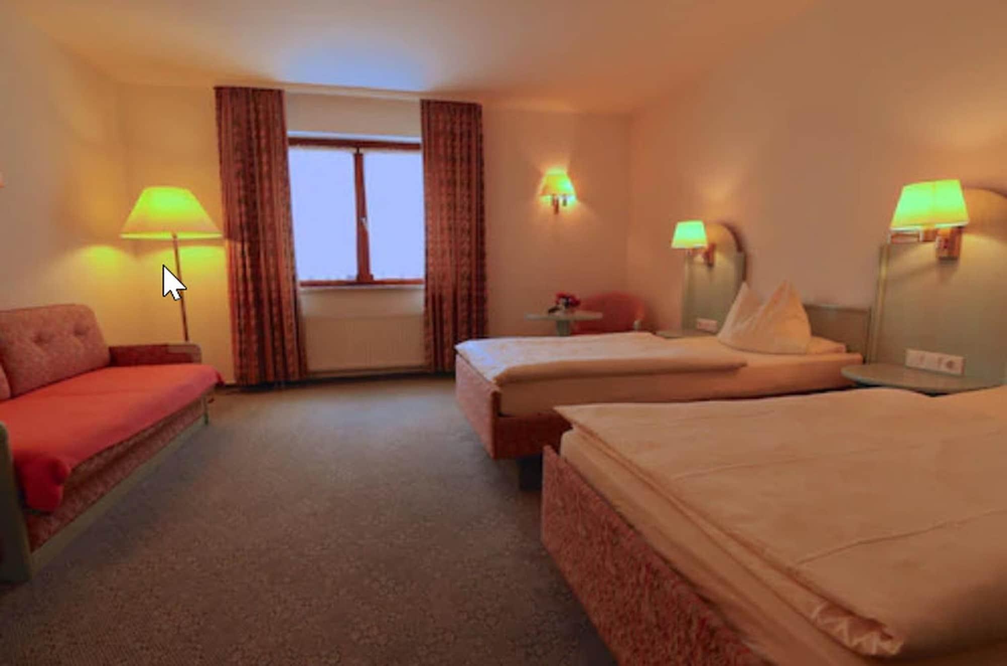 Hotel Zum Loewen Moerfelden-Walldorf Exterior photo